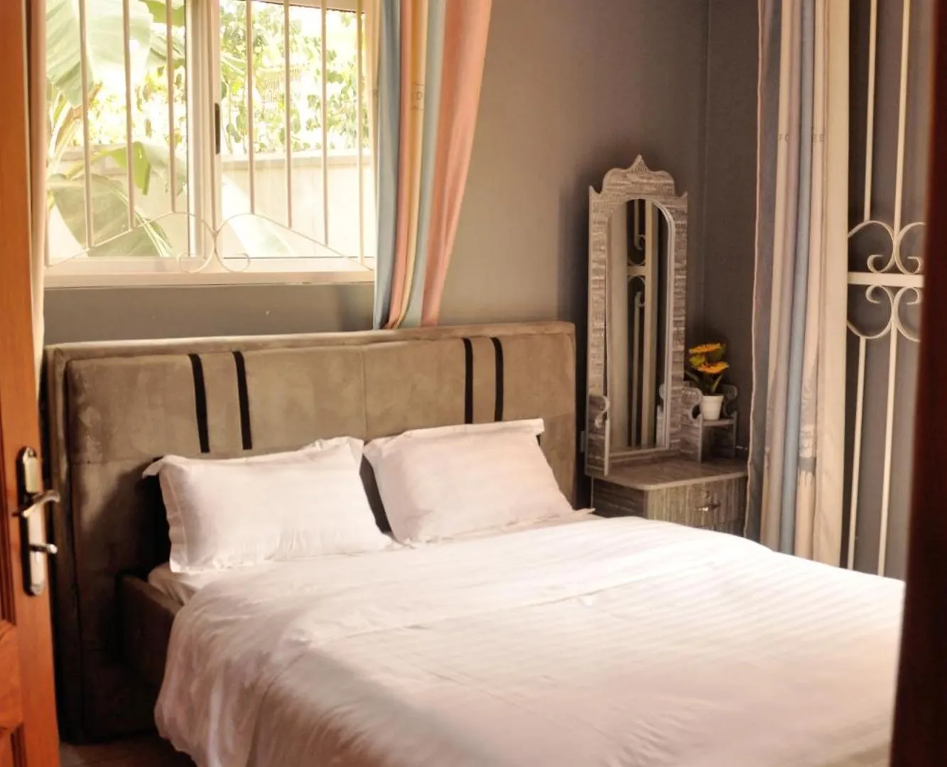 Aster Apartments, Luthuli Avenue Bugolobi Kampala 0*,